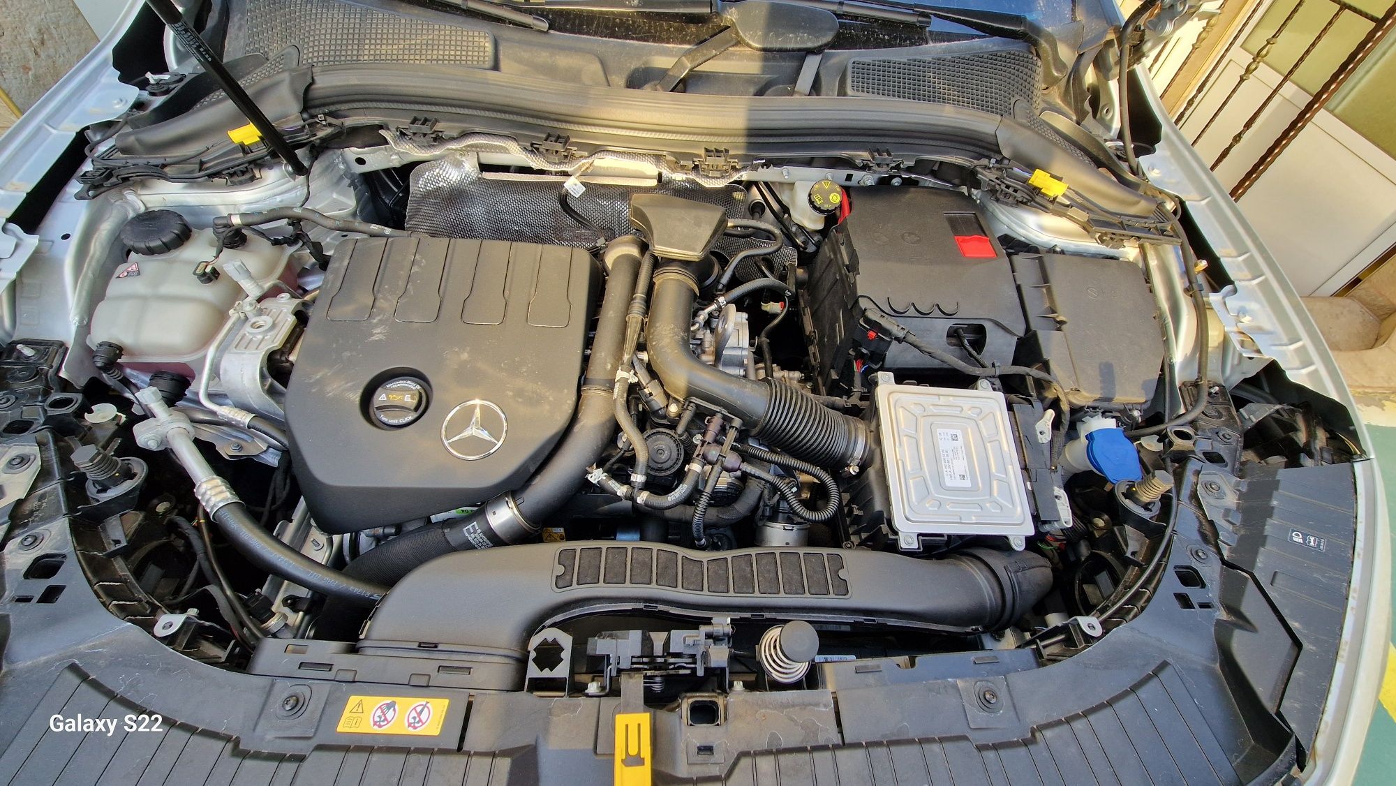 Продавам мерцедес GLA200 изгодно