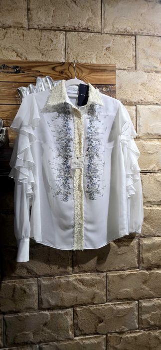 Риза и пола от букле Avin