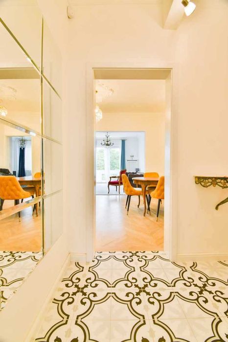 Дава се под наем Тристаен апартамент в София, Център - 100 кв.м за 1000 € - Снимка #4