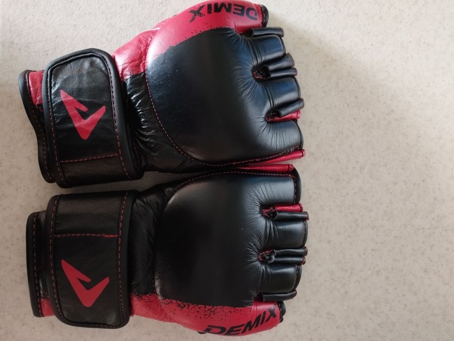 Перчатки для ММА