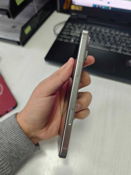 iPhone 16 pro max 256 desert titanium