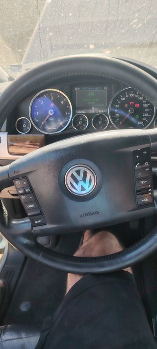 Продавам Volkswagen Touareg 3.0 D 2009г на части