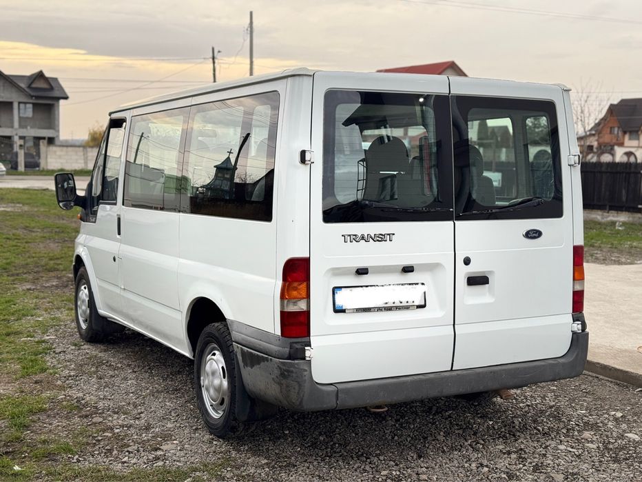 Ford transit 8+1 locurii