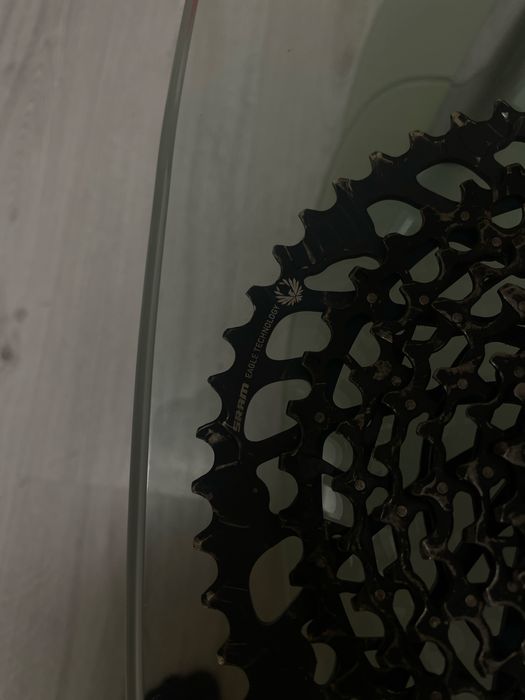 Se vinde caseta sram Xg!Pretul este negotiabil!