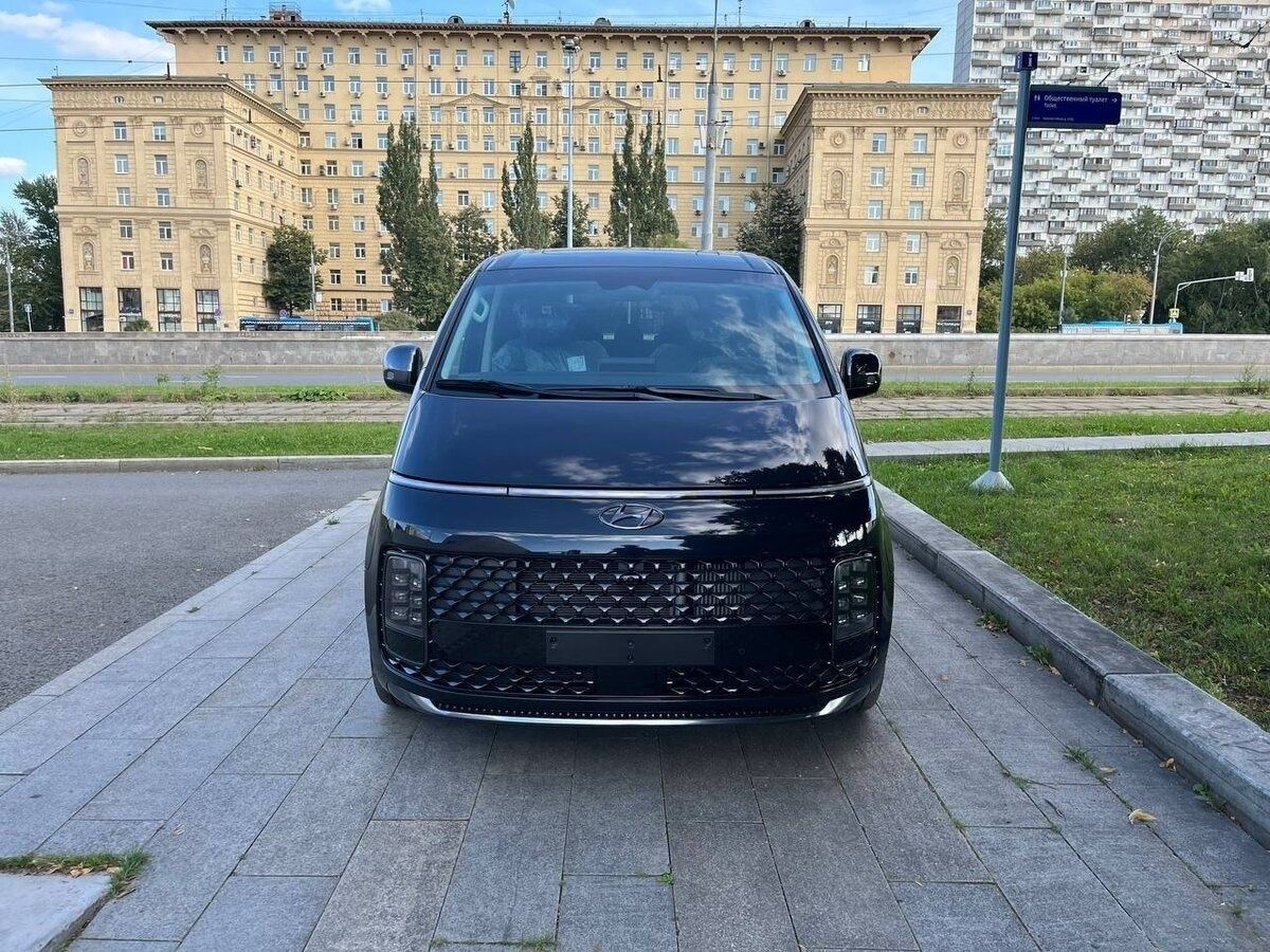 Аренда Hyundai Staria с водителем прокат минивэна микроавтобуса бусика