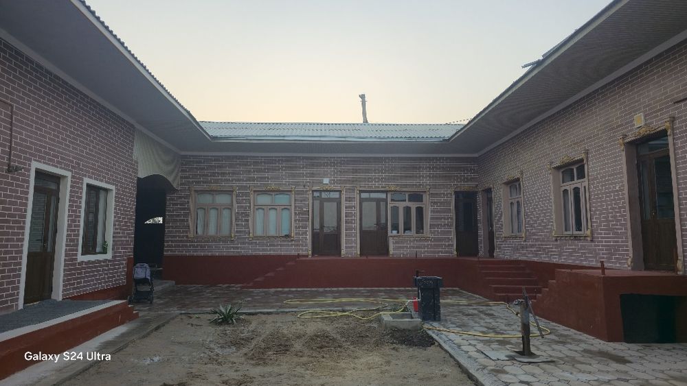 Ховли сотилади срочно