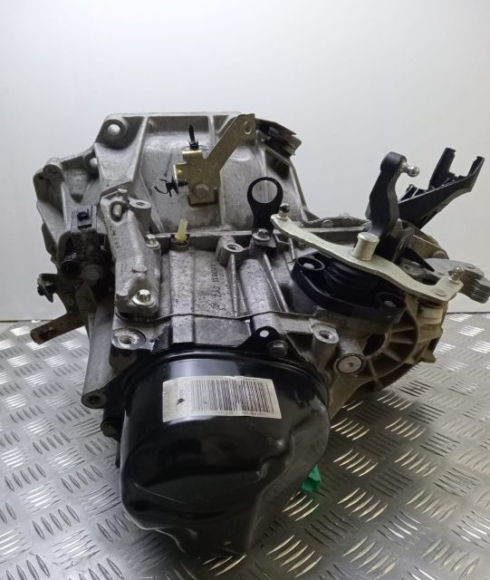 Cutie viteza 1.0 tce 5 trepte 304010192R Dacia Logan a 2-a generatie