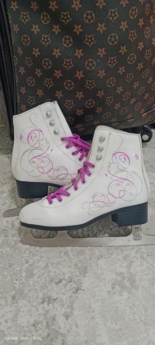 Продам коньки б/у
