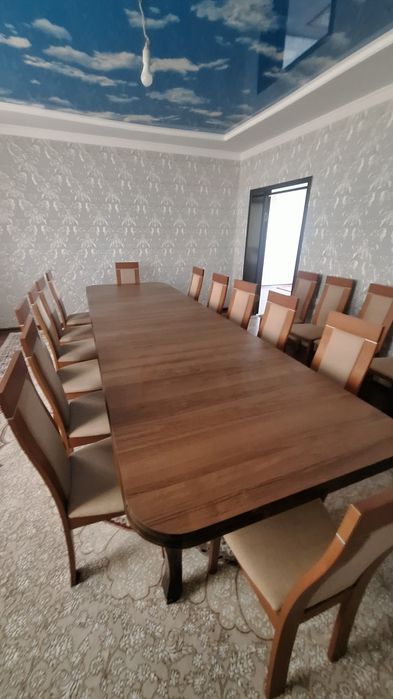 Продаю стол и стулья