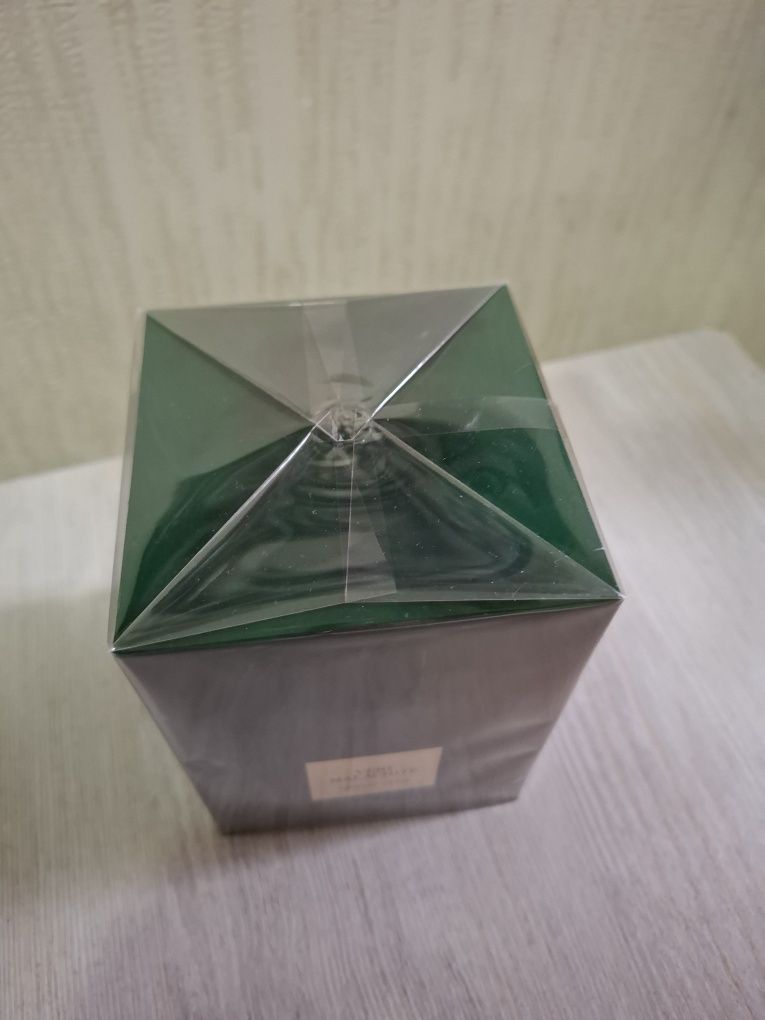 Срочно продам  Оригинал Giorgio Armani Prive Vert Malachite 100 ml