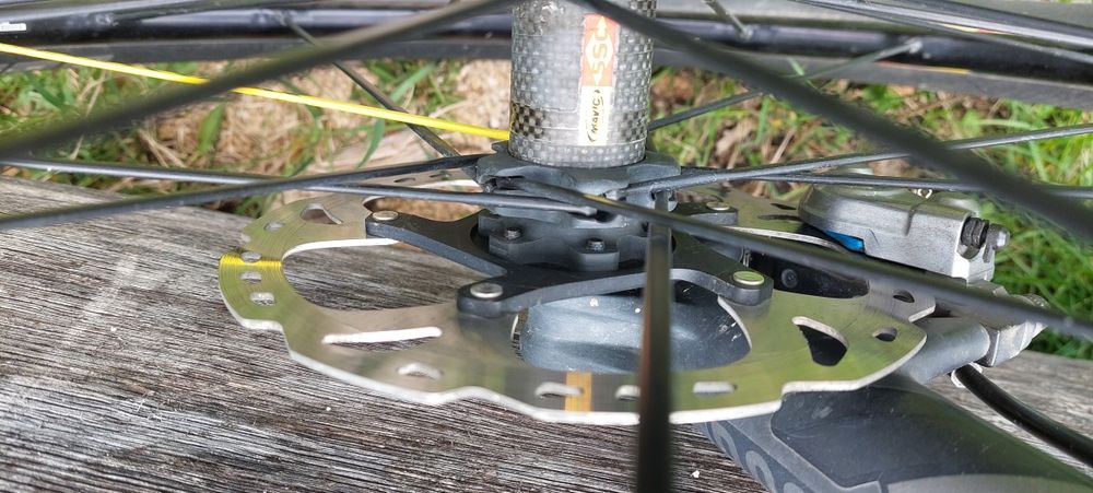 Mountain Bike Threehill Carbon de competitie