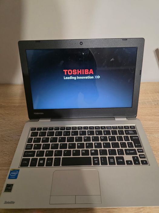 Laptop Toshiba Sateliite Gold 11.6 Inch Ca Nou