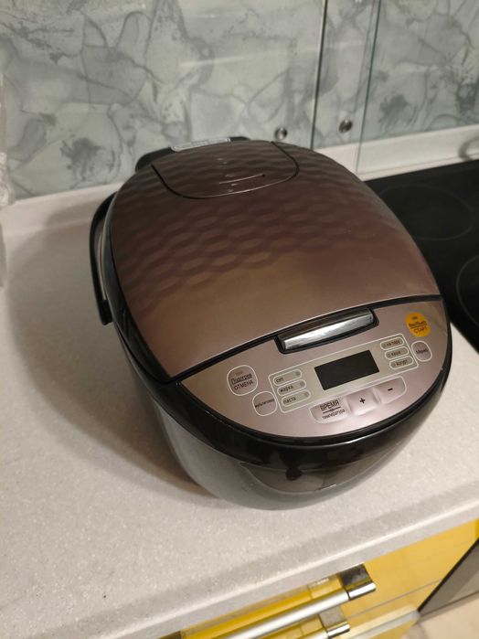 Мультиварка в отличном состоянии