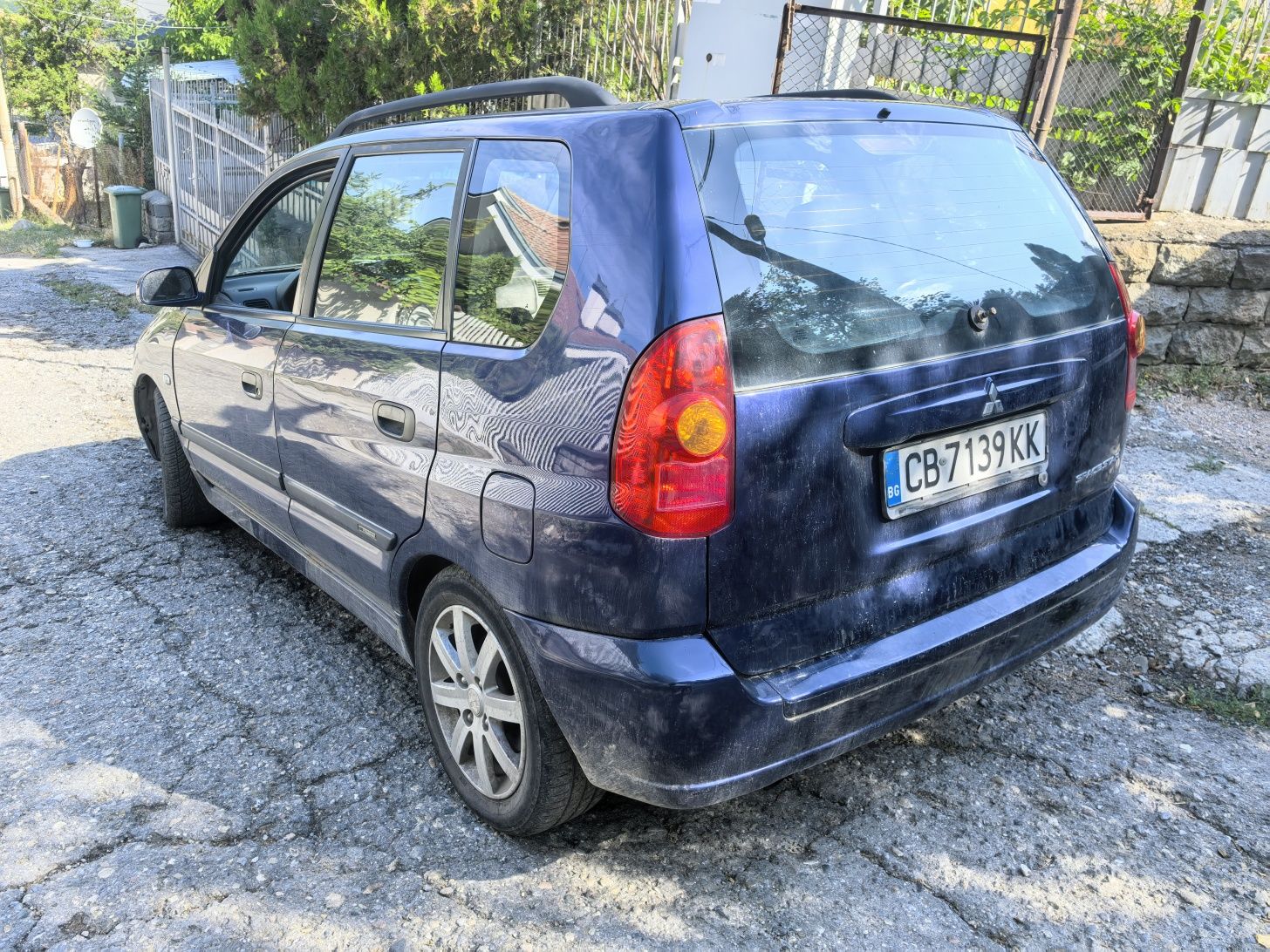 Mitsubishi space star на части!
