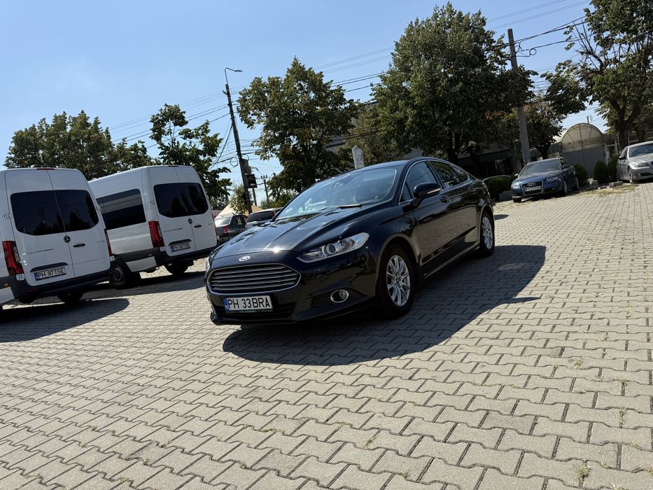 Ford Mondeo 2.0 150 CP Euro 6 – 2015 – Sedan Negru Metalizat