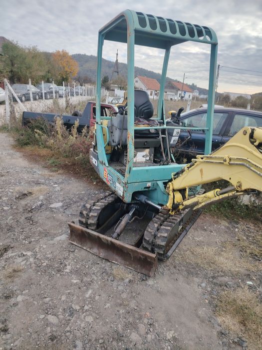 Vând mini excavator yanmar b15-3