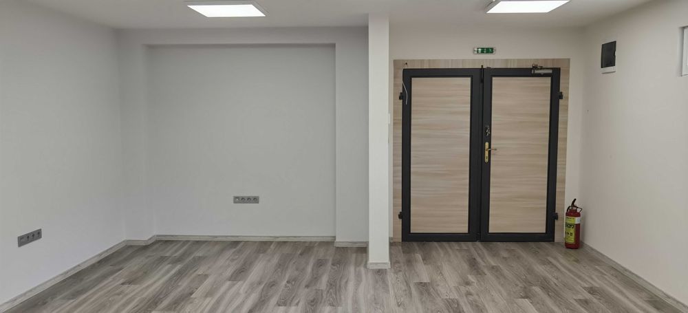 Дава се под наем Офис в Пловдив, Център - 130 кв.м за 1581 € - Снимка #3
