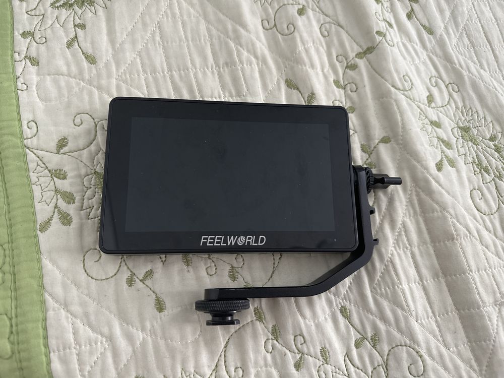 Накамерный монитор Feelworld F6