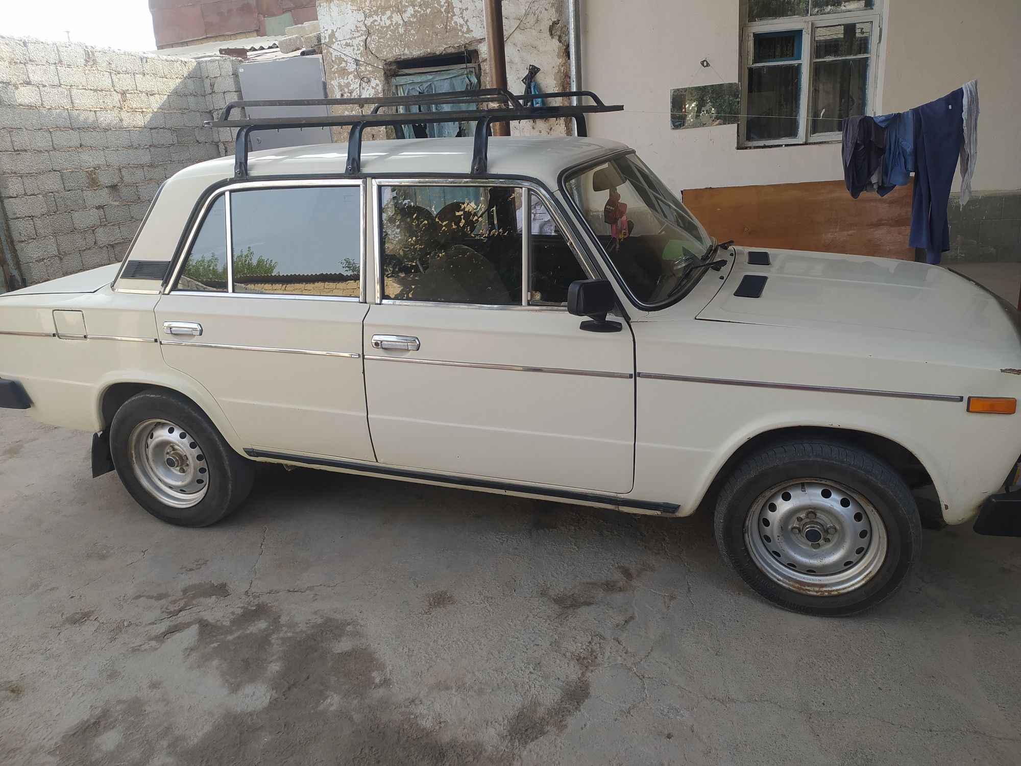Jiguli Lada yili 2000