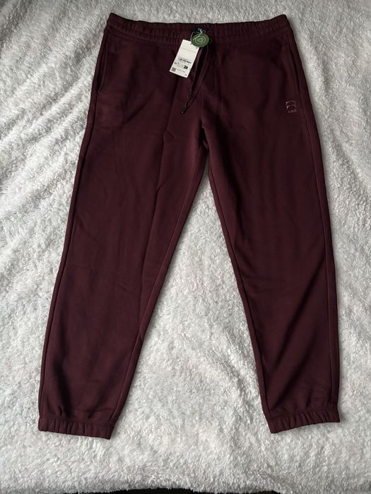 Vand pantaloni noi de la C&A