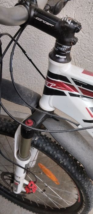 Bicicleta felt echipată Shimano