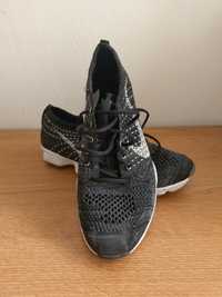 adidasi dama nike zoom fit agility flyknit