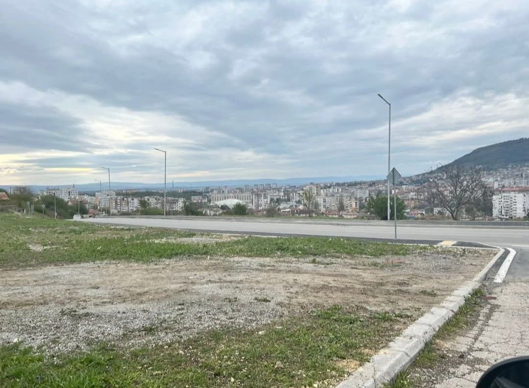 Продава се Парцел в Шумен, Еверест - 340 кв.м за 124 €/кв.м - Снимка #4