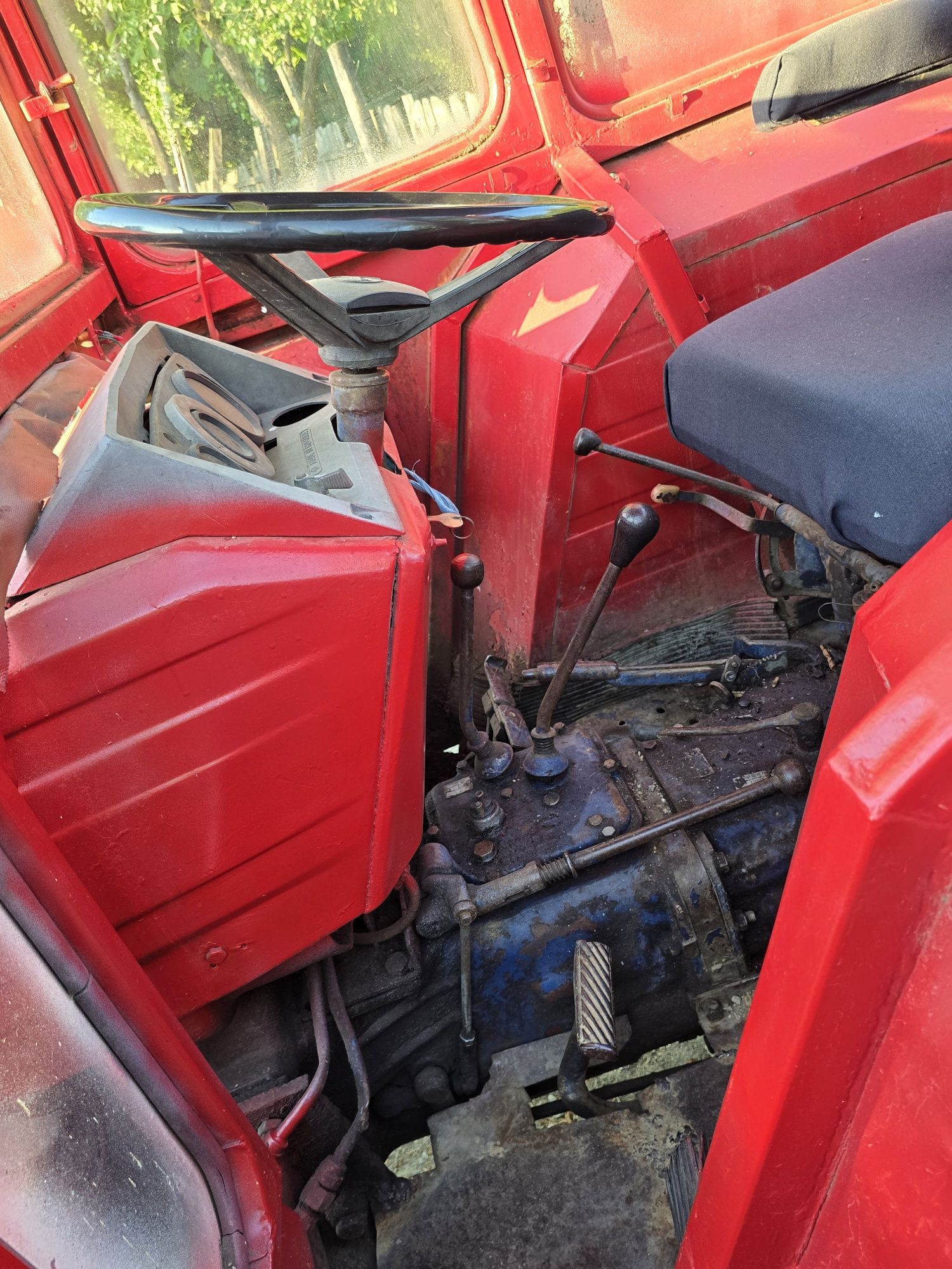 Tractor UTB 530 DTC 4X4