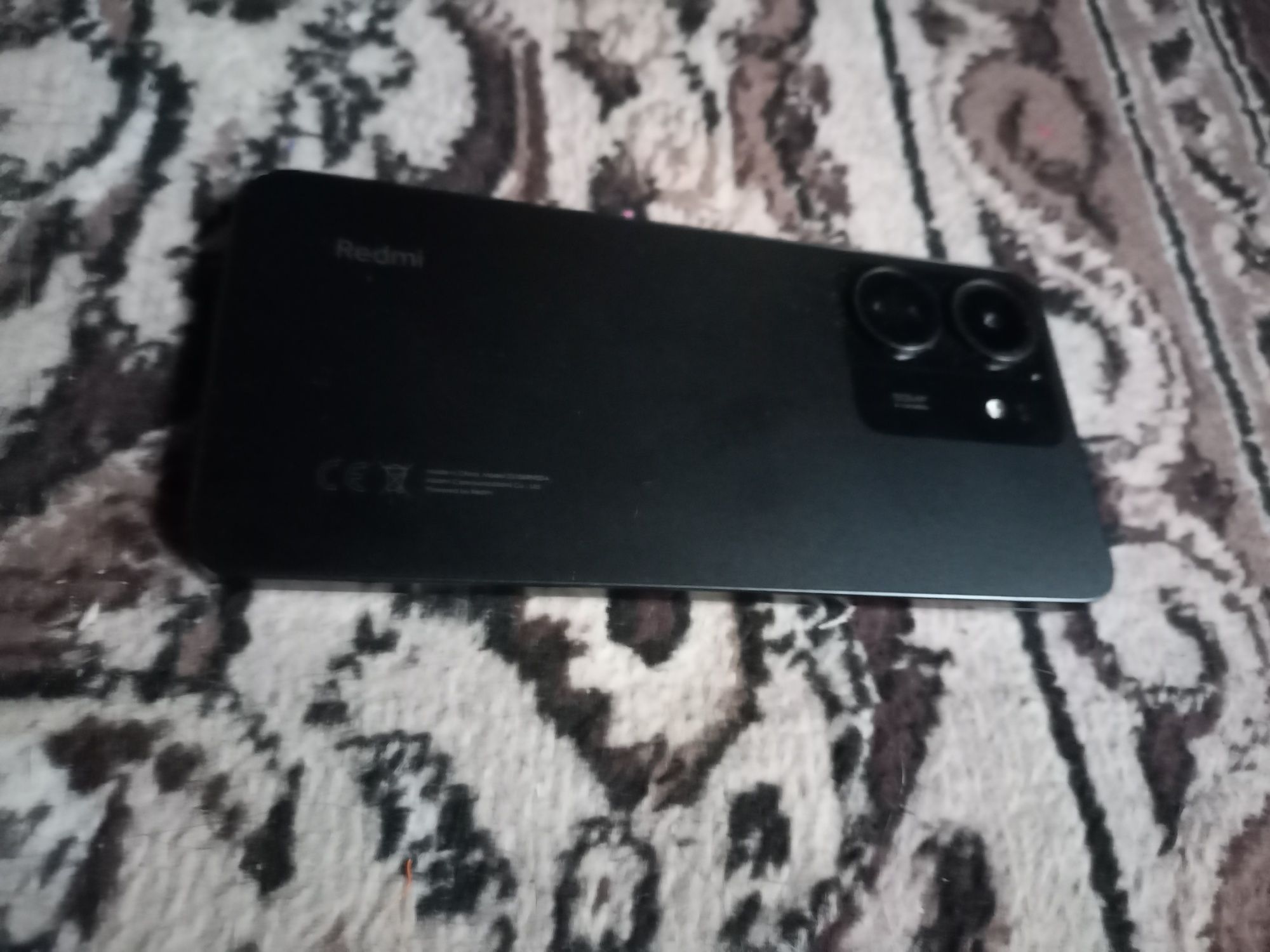 Redmi 13C 128GB hotira ideal holati tiniq yangi usta ko'rmagan radnoy.