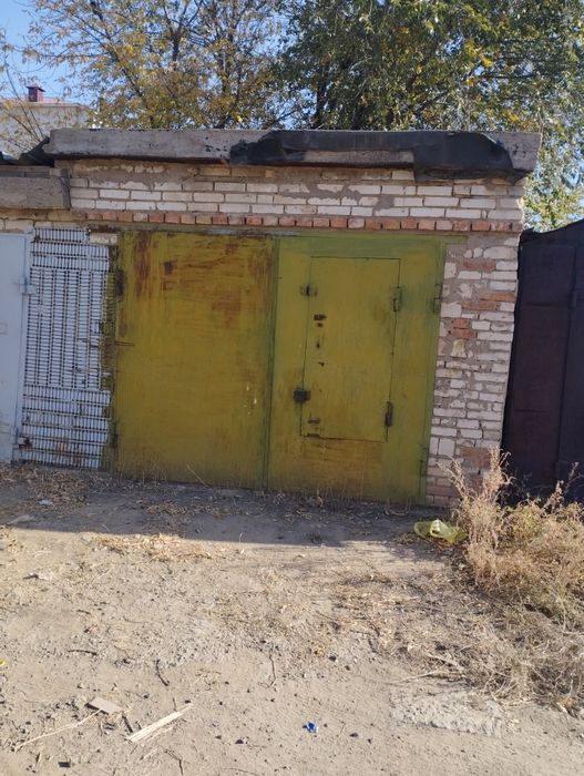 Капитальный гараж стены из фундаментных блоков потолок высокий