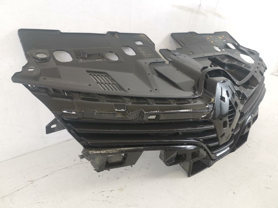 Радиаторна решетка Рено Клио 4 / Renault Clio 4 [фейслифт] Оригинална,