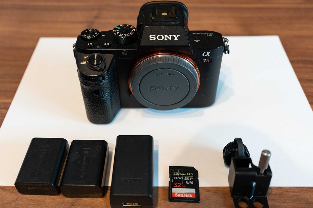 Sony A7R II - Full Frame 42.4MP - video 4K - model ILCE-7RM2