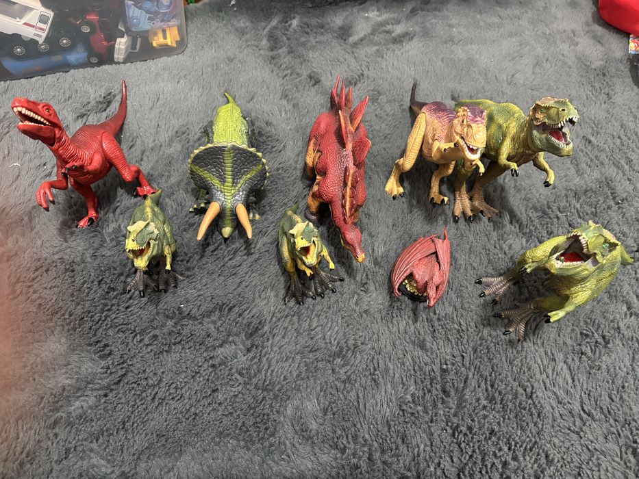 Dinozauri diverse figurine