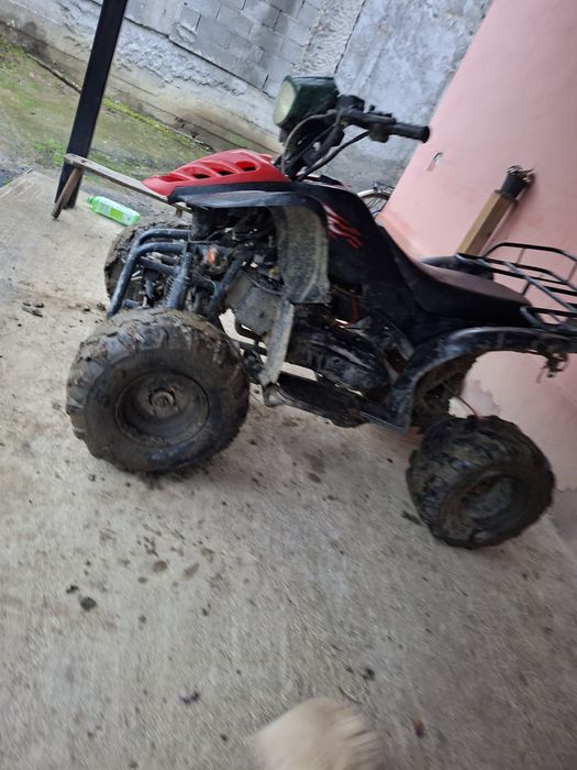 Vând ateveu de 250 cc