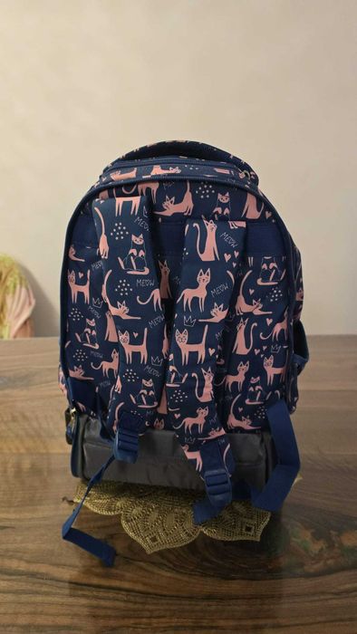 Ghiozdan clasele V-VIII, 4 compartimente, Majewsk Colectia Lazy Cats