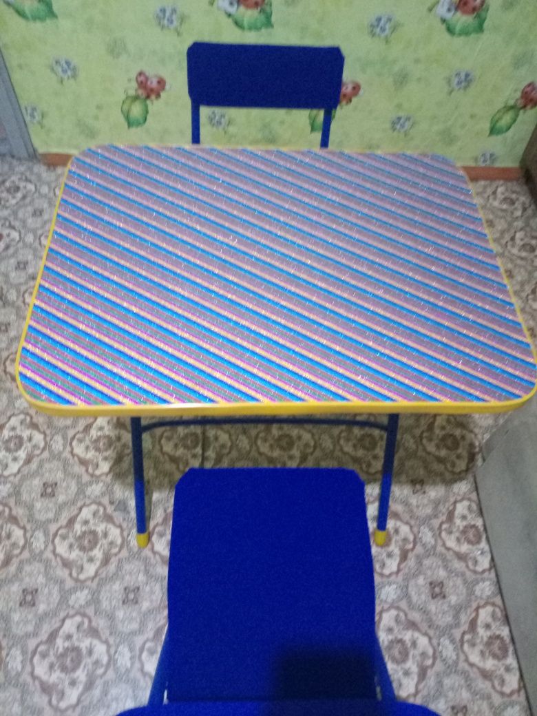 Продам детскую парту