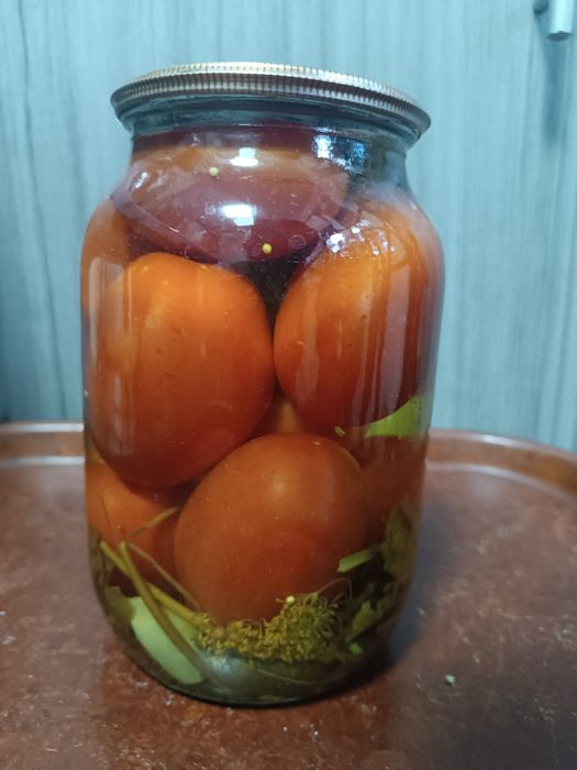 Солёные помидоры в 1 литровых банках