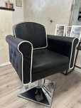 Scaun de coafor piele