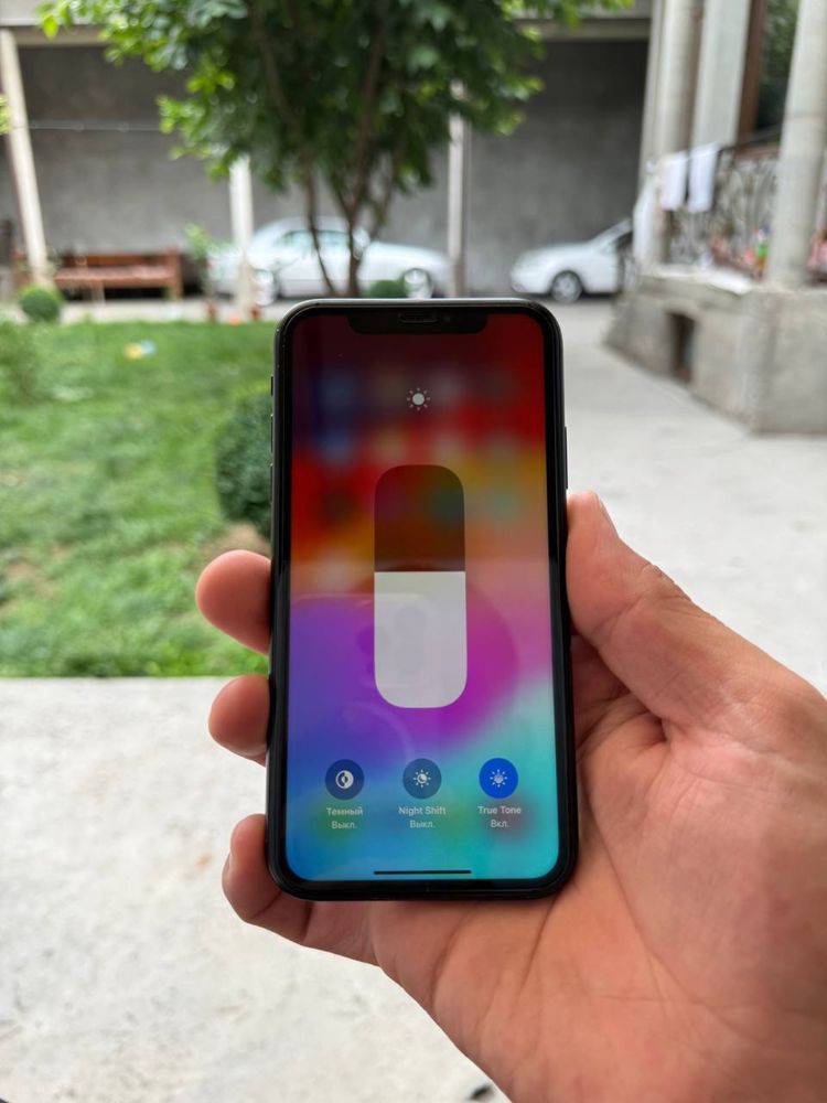 iPhone XR black.