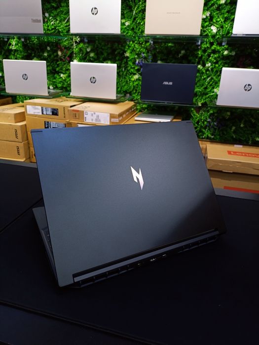 Acer Nitro v16 Ai