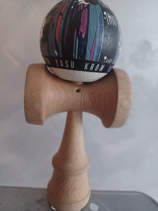 Kendama Krom-Lotus