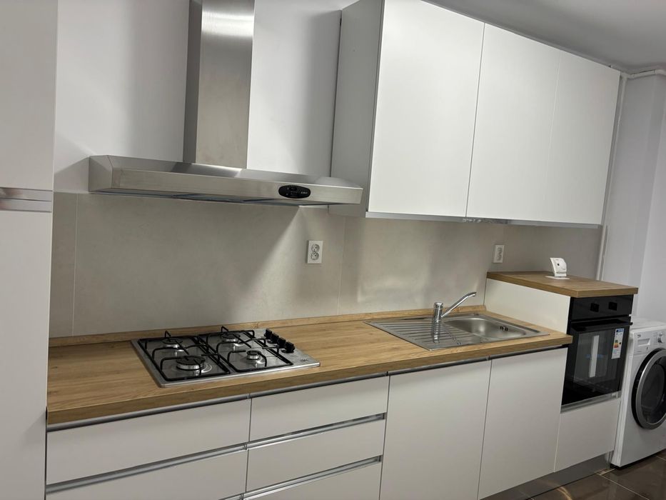 Inchiriez ap.2 camere decomandate