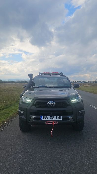 Toyota Hilux Invincible