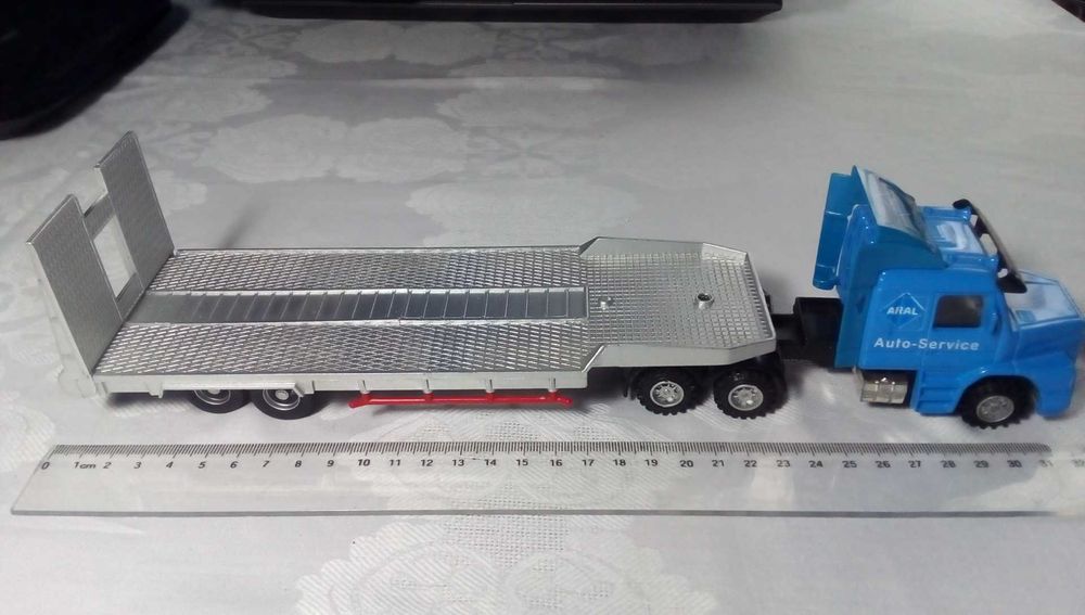 diverse machete metal TIR maisto kingsmart Mercedes Iveco BMW Audi