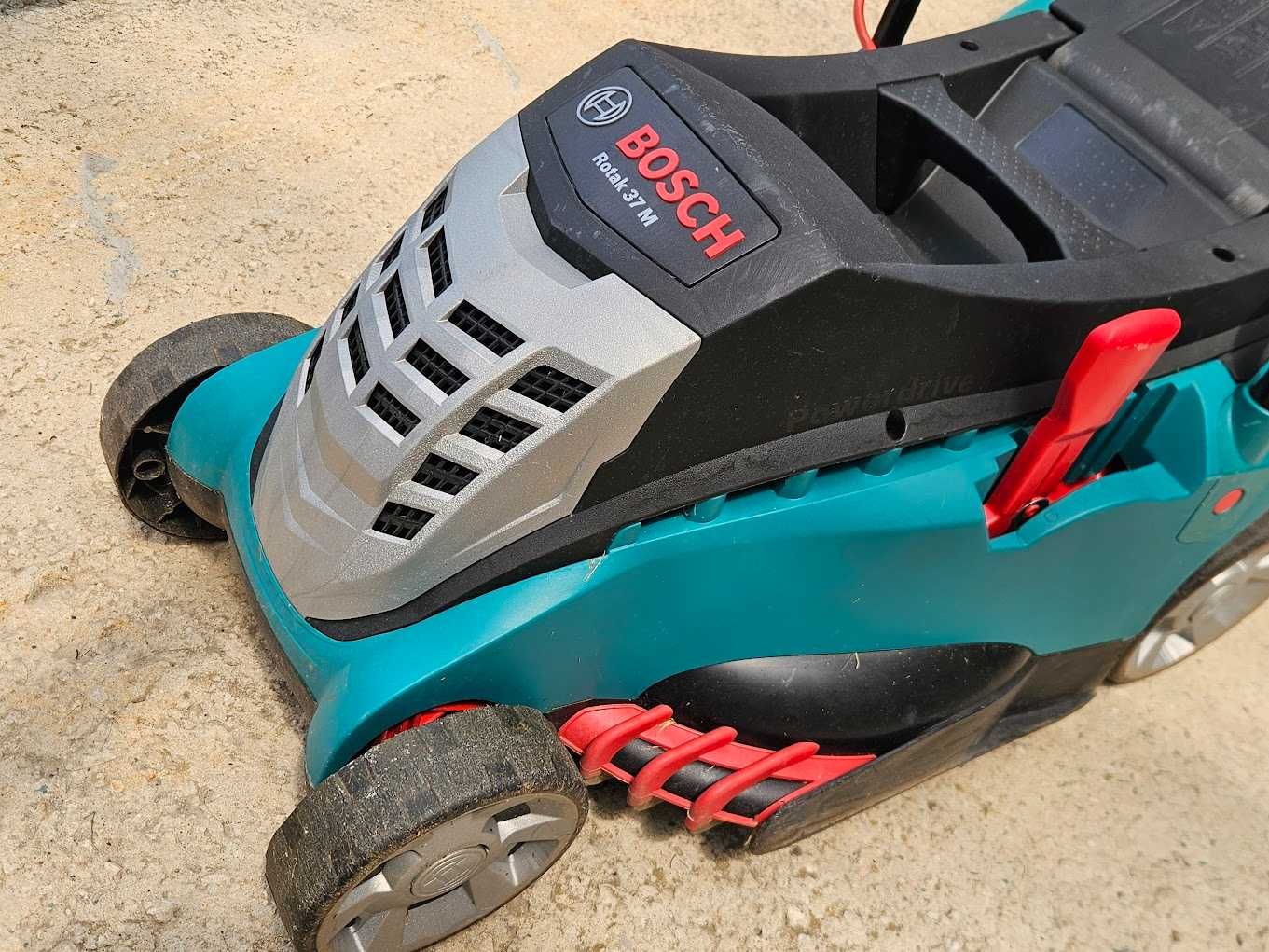 Косачка за трева Bosch Rotak 37, 1400 W, 37 см