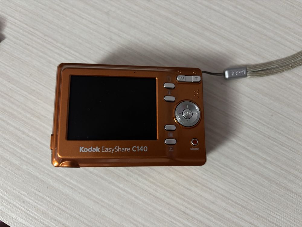 Kodak EasyShare C140 – ретро дигитална камера (8.2MP, Y2K естетика)