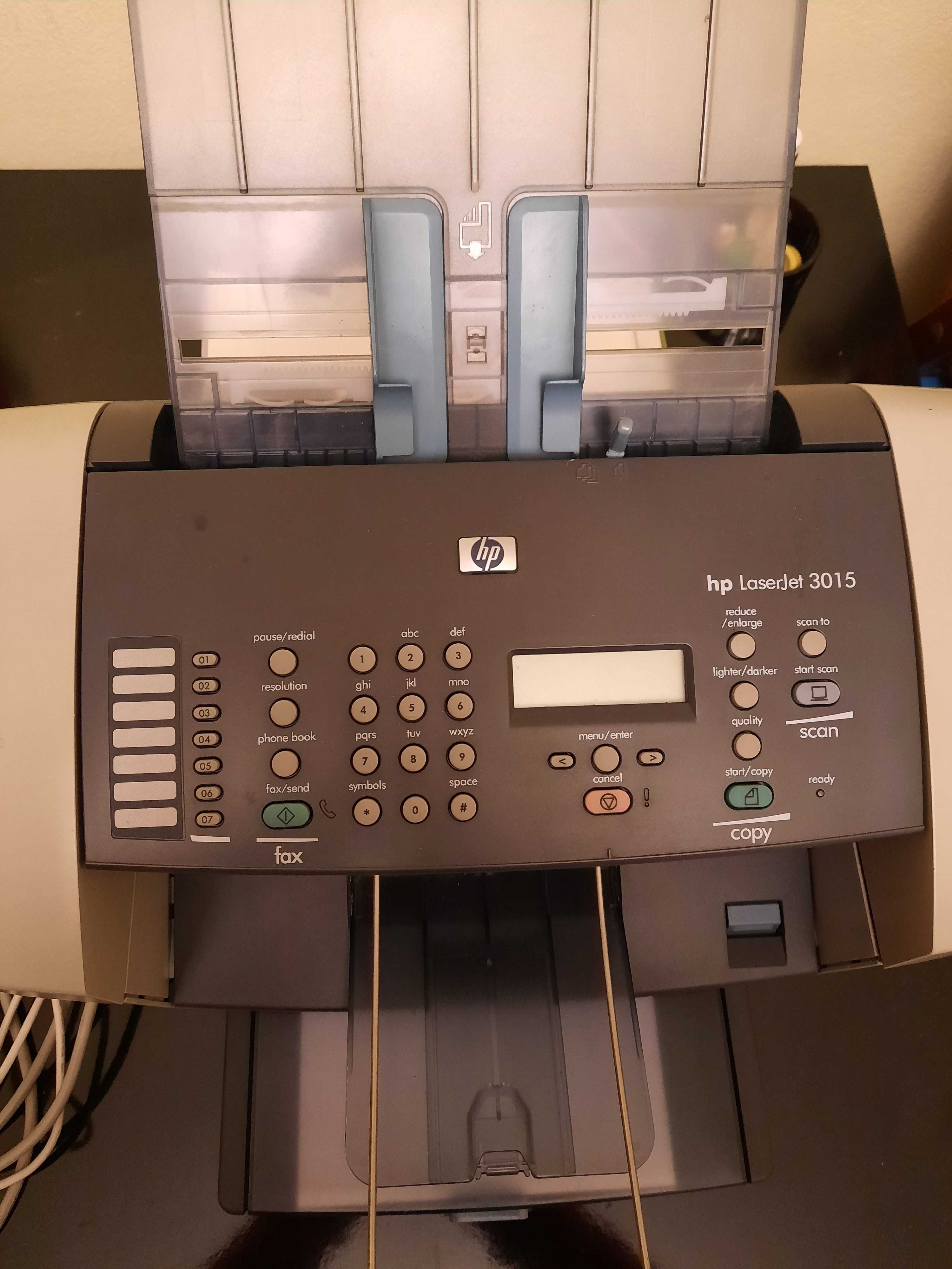 Vand imprimanta laserjet HP 3015