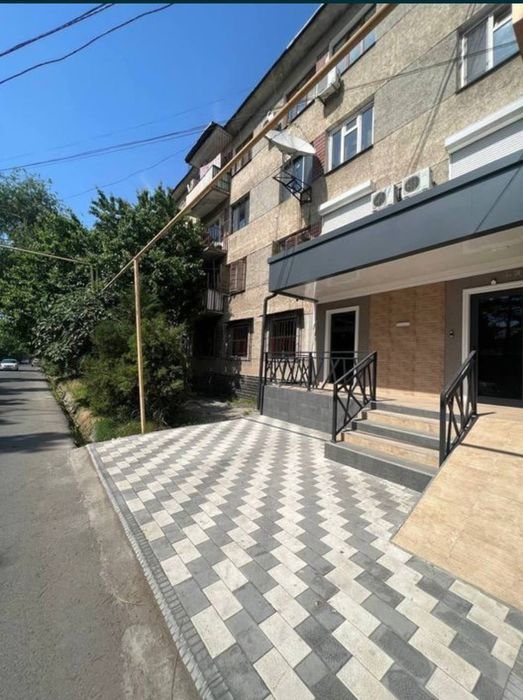 Аренда офис улица Юсуф Хос Хожиб 
Кафе Джуманджи 85м2 + 12м2