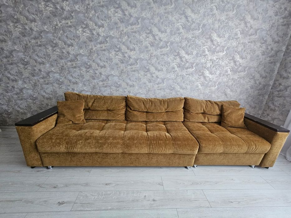 Продам диван в гостинную