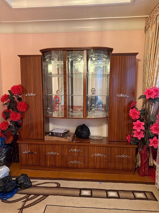 Стенка сотилади срочно